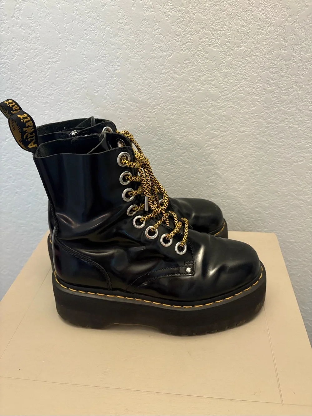 Dr. Airwair Marten Black Jadon Max Size 7